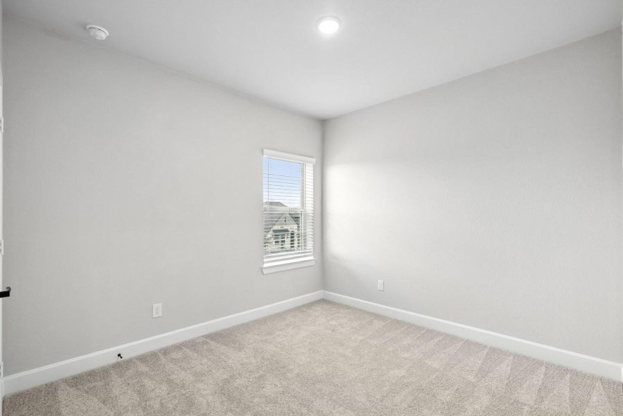 Spacious, unfurnished interior of a new home in Harvest Green 45', Richmond (Image 34).