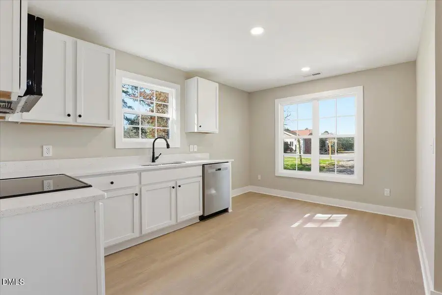 22-215 N Lumber St-22