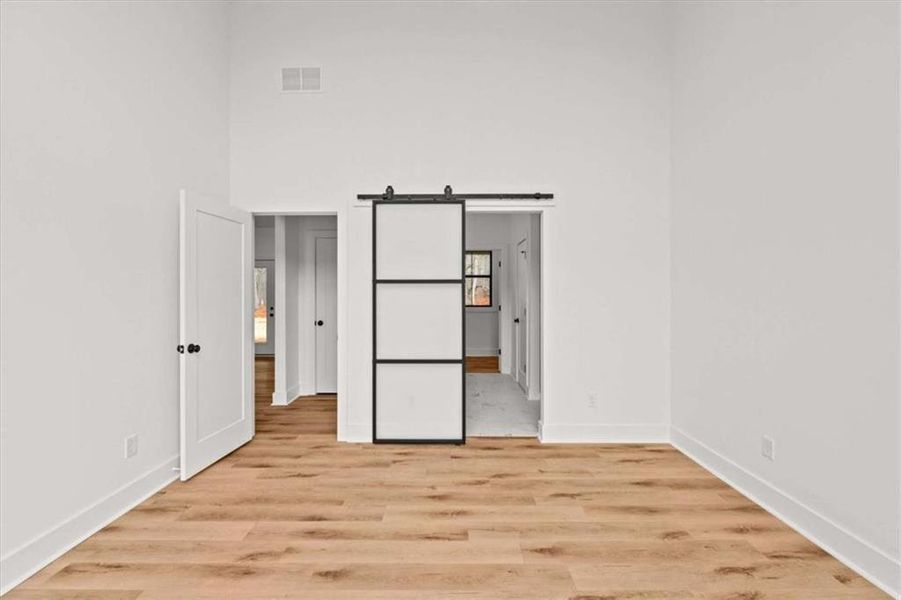 Spacious, unfurnished interior of a new home in , Waco (Image 36).