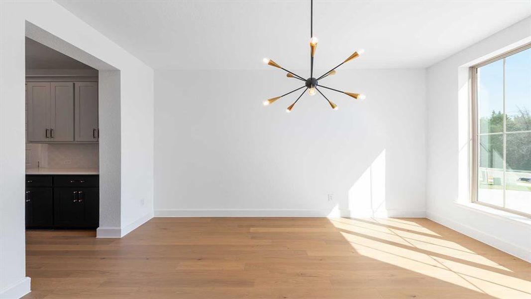 Spacious, unfurnished interior of a new home in Somerset Park 80', Rockwall (Image 25).