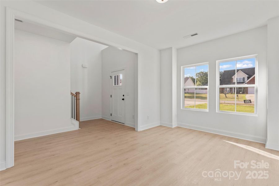 Spacious, unfurnished interior of a new home in , Harrisburg (Image 31).