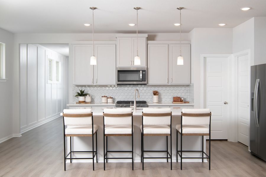 Photo representation of the Linwood model. Colors, finishes and options will vary.