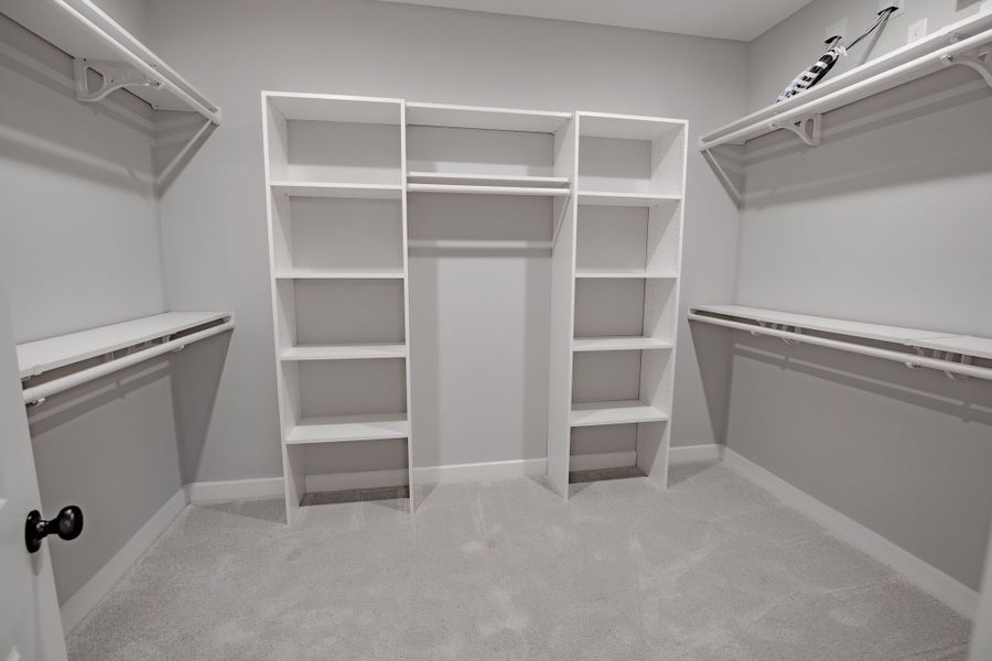 Representative furnished interior of a home built from the Willow by Grant & Co in Manor at Hall Creek, Arlington (Image 17).