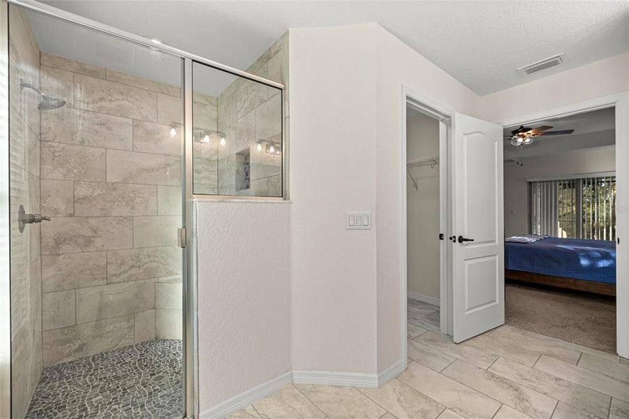 Furnished interior view inside a new home in , Dunnellon (Image 33).