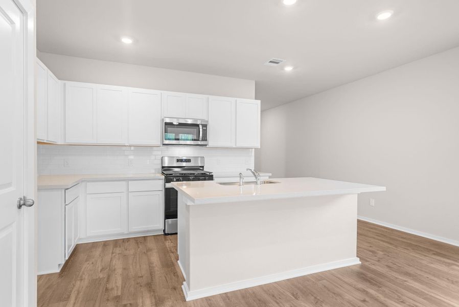 Furnished interior view inside a new home in Laurel Landing, Alvin (Image 8).