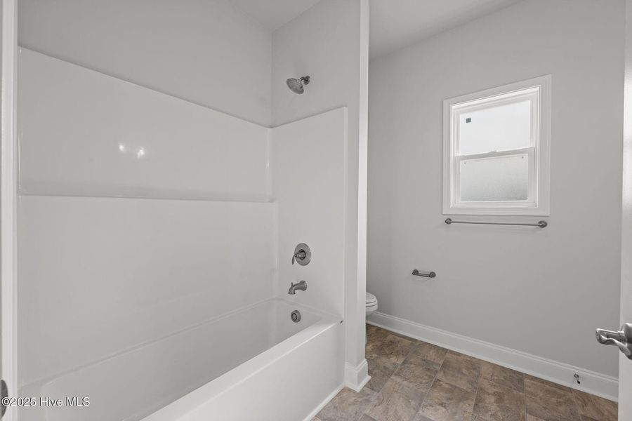 Spacious, unfurnished interior of a new home in Fairfield Harbour, New Bern (Image 29). Spacious, unfurnished interior of a new home in Fairfield Harbour, New Bern (Image 29).