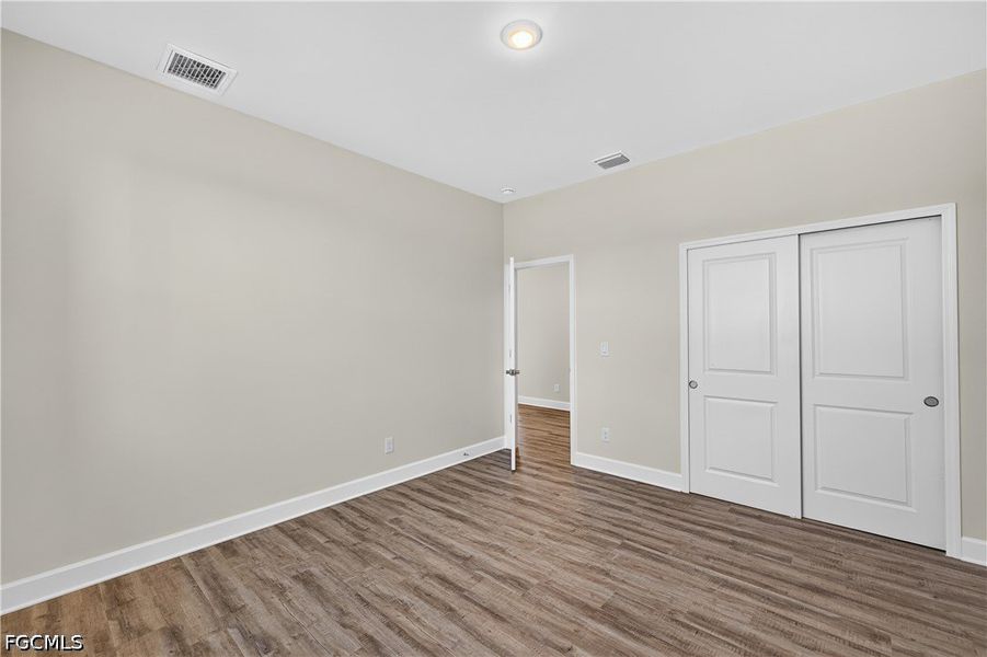 Spacious, unfurnished interior of a new home in Cape Coral, Cape Coral (Image 19).