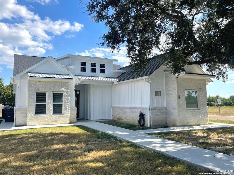 Image 28 of a home in .