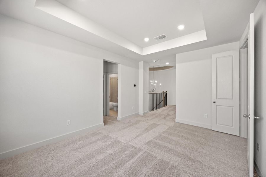 Spacious, unfurnished interior of a new home in Santa Rita Ranch, Liberty Hill (Image 24).