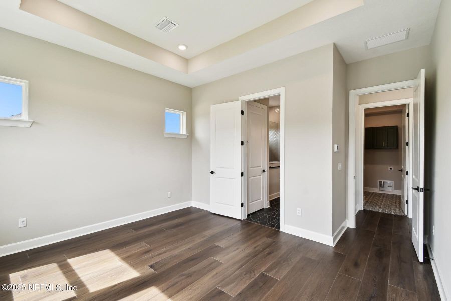 Spacious, unfurnished interior of a new home in Granville at eTown 38', Jacksonville (Image 14).