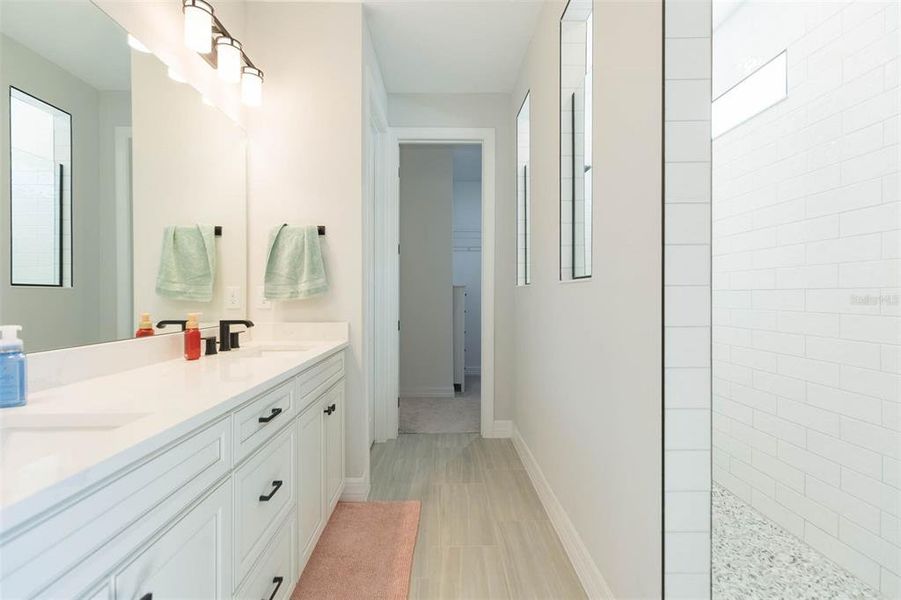 Furnished interior view inside a new home in , Land O' Lakes (Image 34).