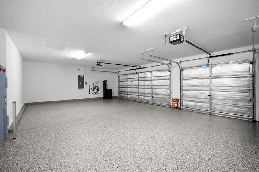 Spacious, unfurnished interior of a new home in North Park Isle, Plant City (Image 28).
