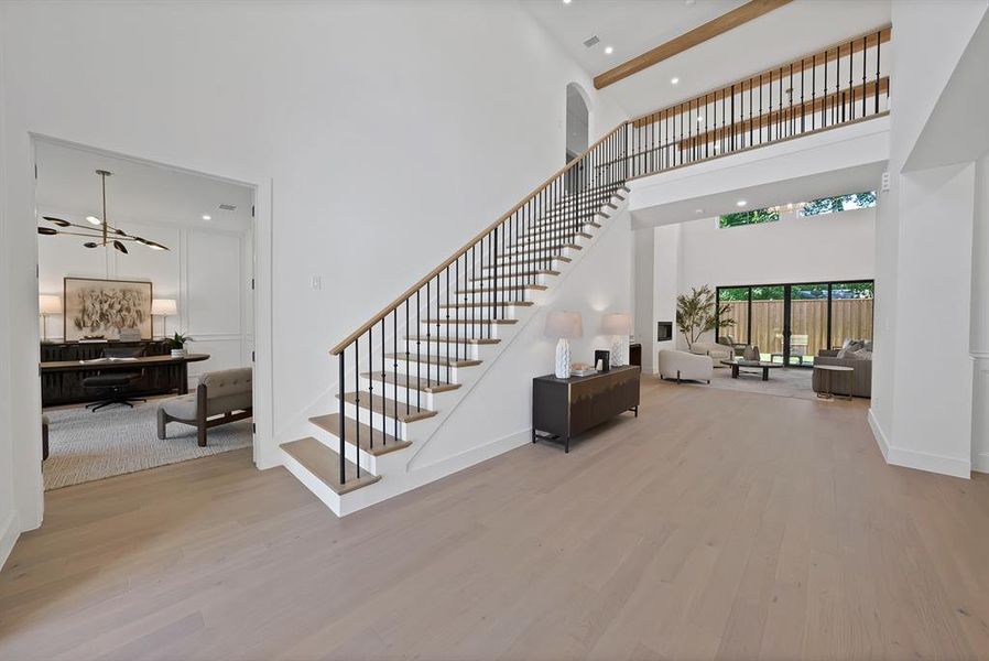 Spacious, unfurnished interior of a new home in , Dallas (Image 24).