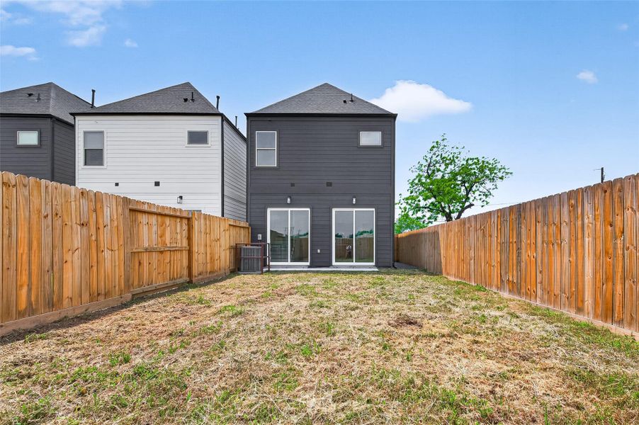 Exterior details and patio area of a home in , Houston (Image 26).