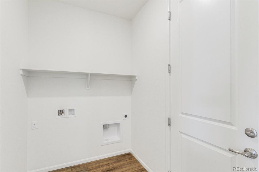 Spacious, unfurnished interior of a new home in Terrain Oak Valley, Castle Rock (Image 21).