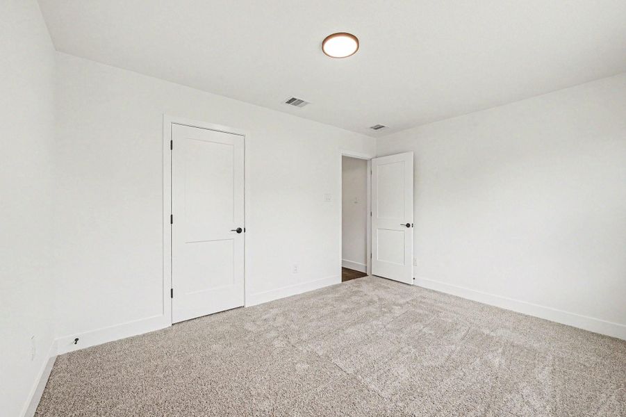 Spacious, unfurnished interior of a new home in Greystone, Angleton (Image 26).
