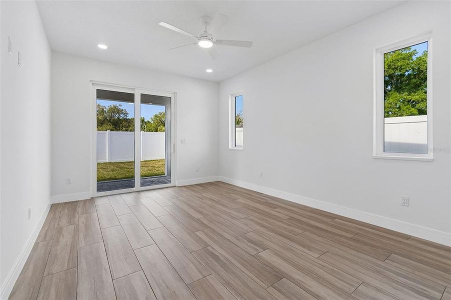 Spacious, unfurnished interior of a new home in , Tampa (Image 40).