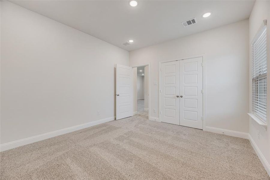 Spacious, unfurnished interior of a new home in Bayside, Rowlett (Image 22).