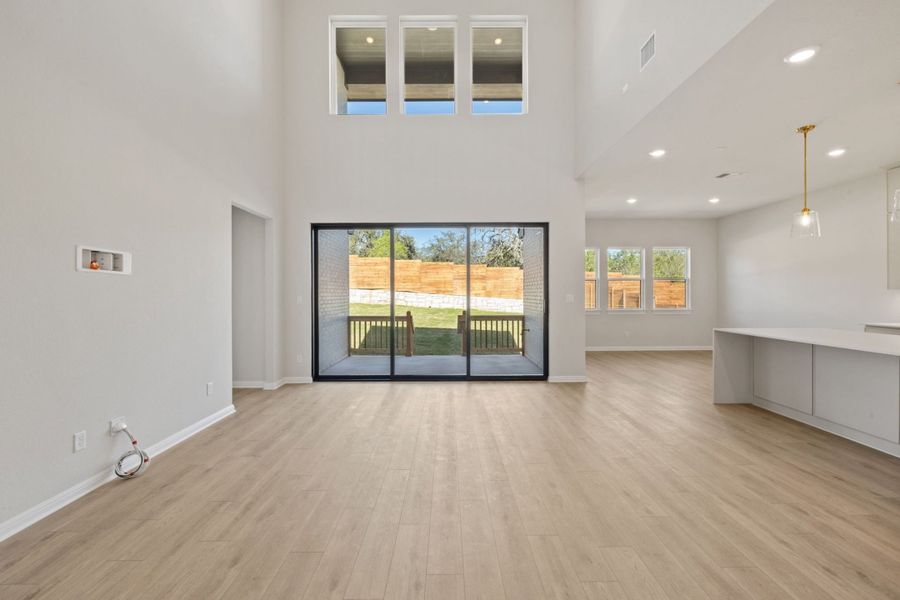 Representative unfurnished interior of a home built from the Ashlyn by Ashton Woods in Provence, Austin (Image 36).