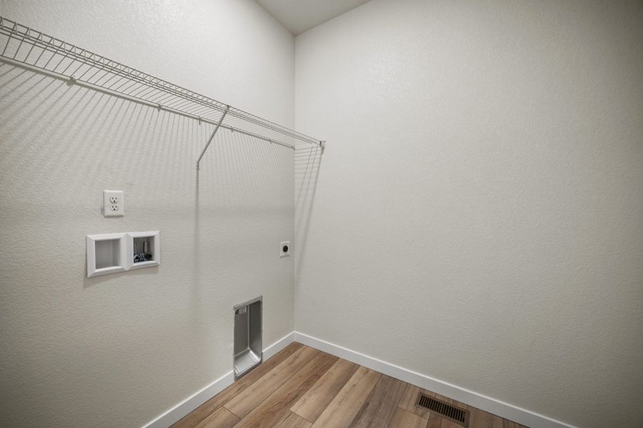 Spacious, unfurnished interior of a new home in The Glen-12, Colorado Springs (Image 23).