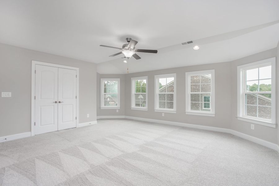 Representative unfurnished interior of a home built from the Kingston by Keystone Homes NC in Weybridge, Burlington (Image 31).
