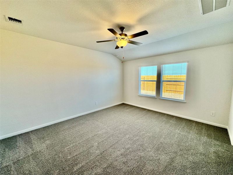 Spacious, unfurnished interior of a new home in Prairie Winds - Reserve Collection, Hutto (Image 13).