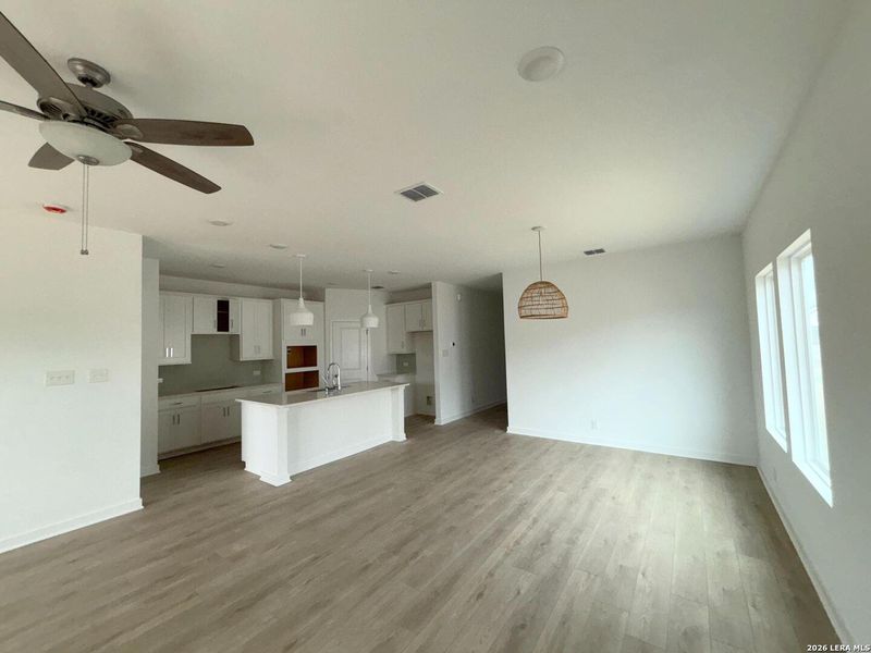 Spacious, unfurnished interior of a new home in Saddlebrook Ranch, Schertz (Image 26). Spacious, unfurnished interior of a new home in Saddlebrook Ranch, Schertz (Image 26).