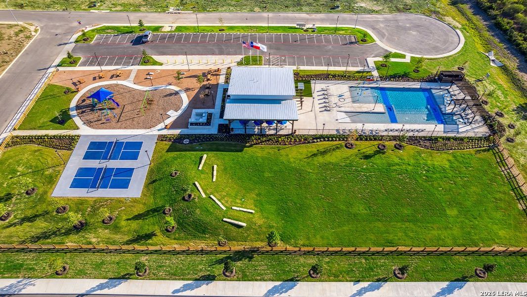 Community amenities in Avenida, Converse (Image 44).