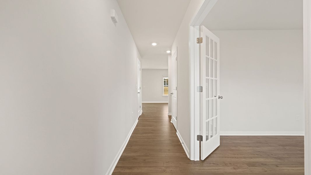 Spacious, unfurnished interior of a new home in Cedar Gap, Fountain Inn (Image 14).