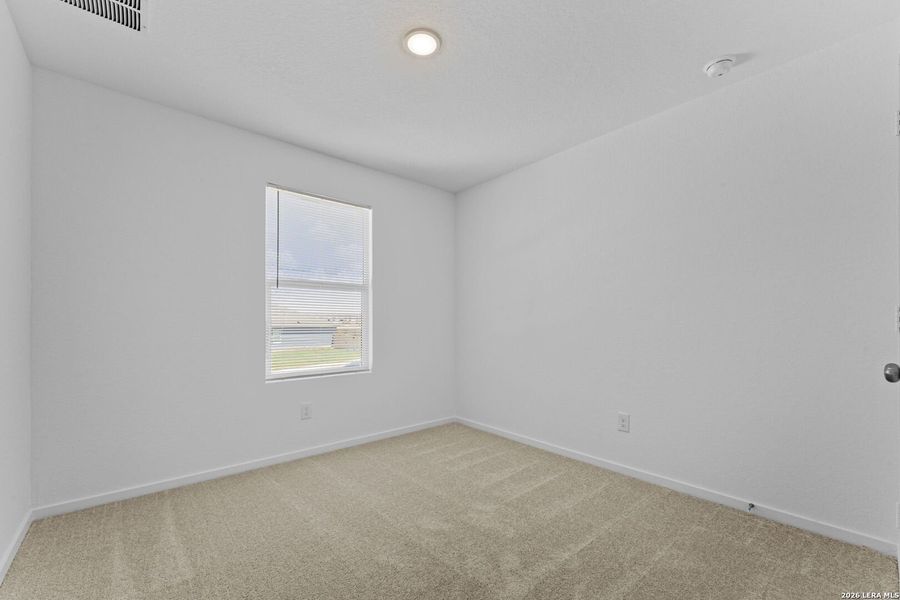 Spacious, unfurnished interior of a new home in Sky Ranch, New Braunfels (Image 13).