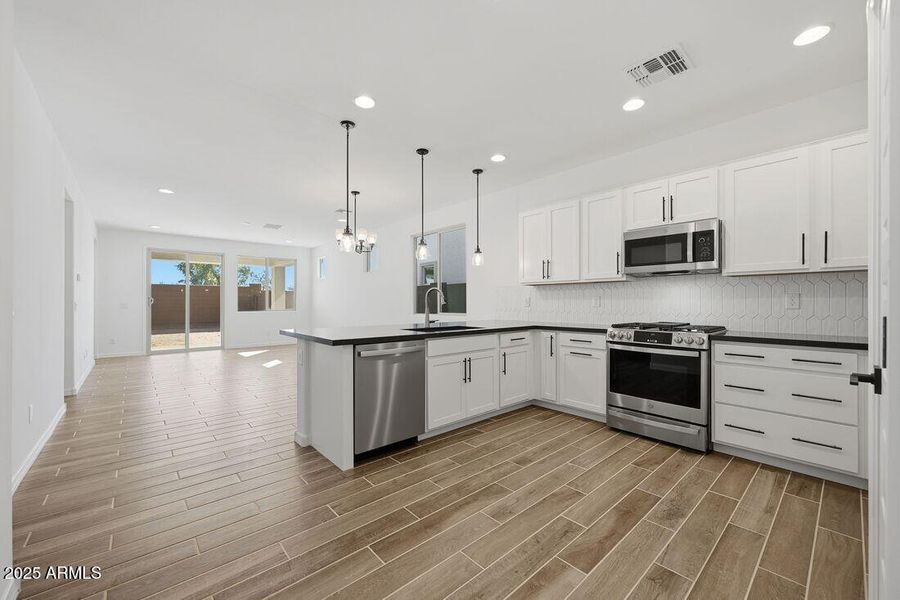 8827 W PASADENA Avenue - Ready Now! 8827 W PASADENA Avenue - Ready Now!