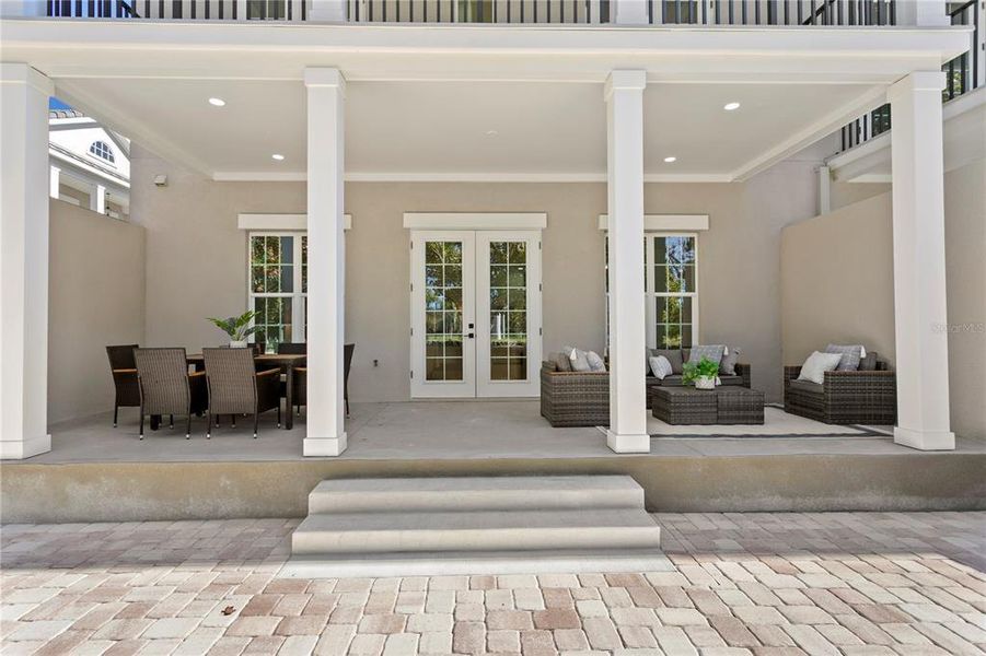 Exterior details and patio area of a home in , St. Petersburg (Image 32).