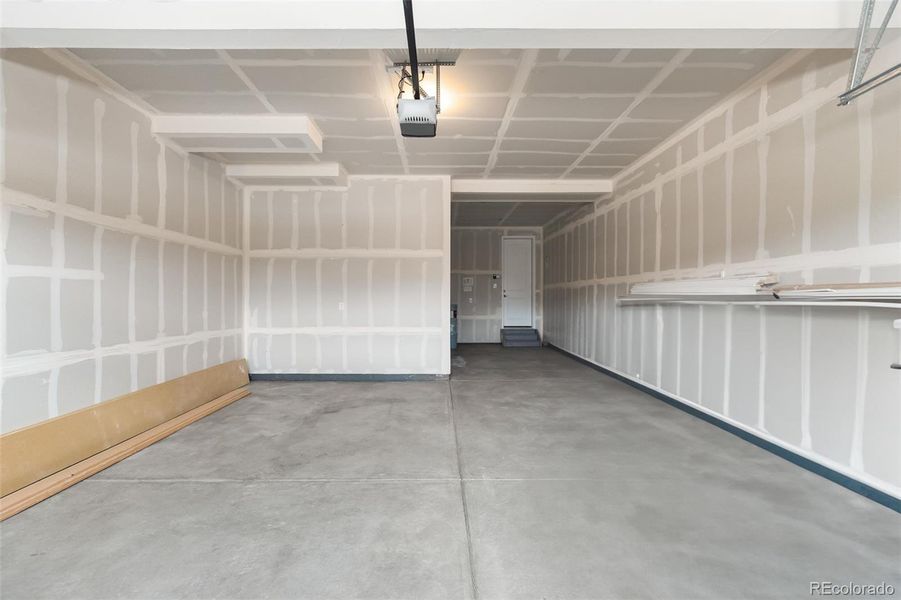 Spacious, unfurnished interior of a new home in , Castle Rock (Image 29).