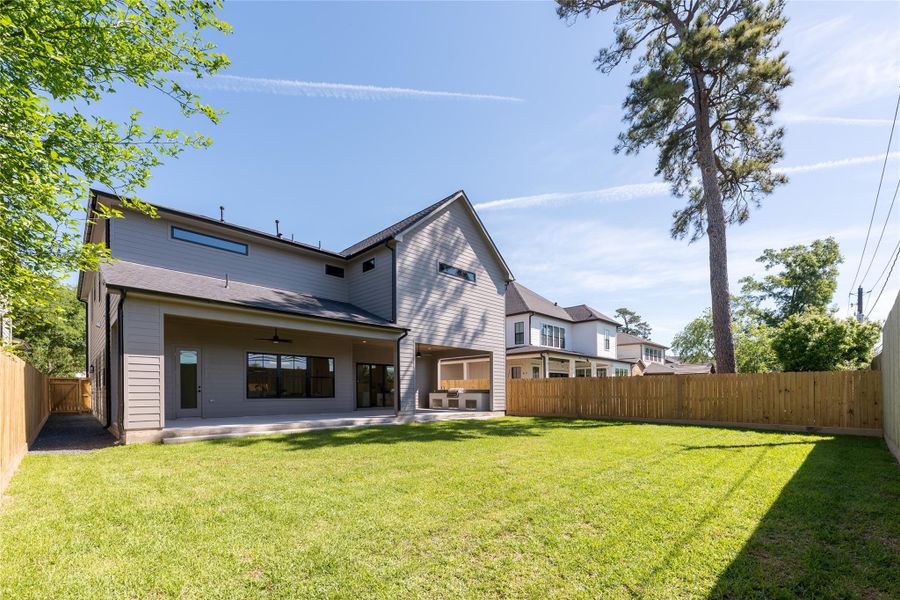 Exterior details and patio area of a home in , Houston (Image 25).