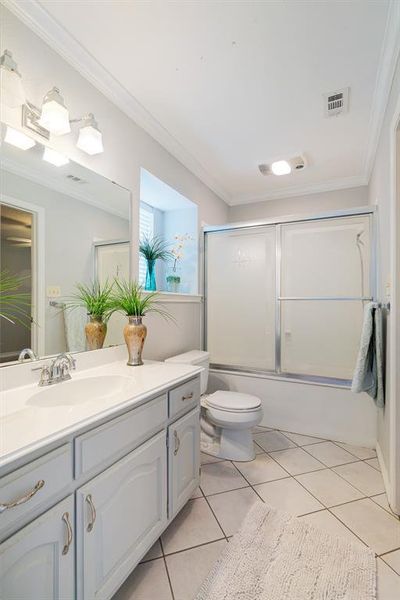 Furnished interior view inside a new home in , Paris (Image 4). Furnished interior view inside a new home in , Paris (Image 4).