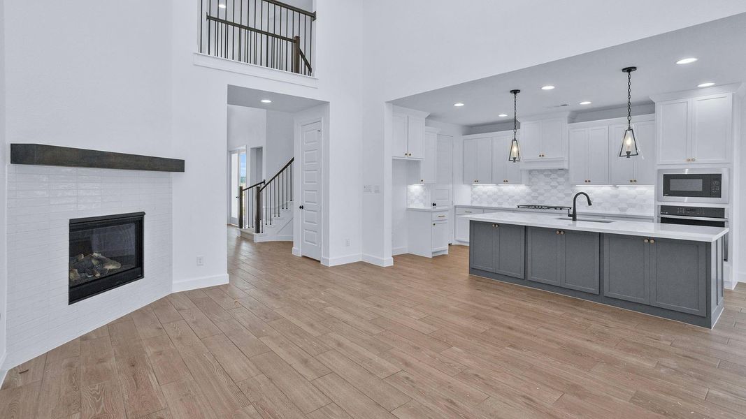 Furnished interior view inside a new home in Artavia 50', Conroe (Image 8).