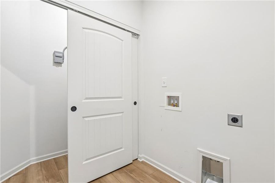 Spacious, unfurnished interior of a new home in Poplar Place, Dallas (Image 19).