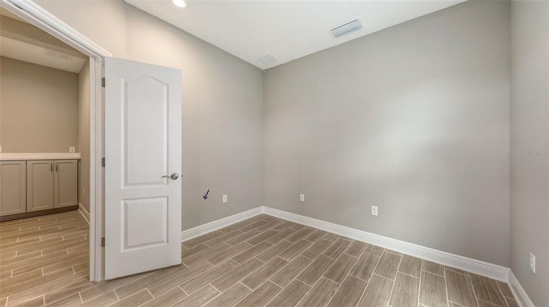 Spacious, unfurnished interior of a new home in Wildleaf, Parrish (Image 15).