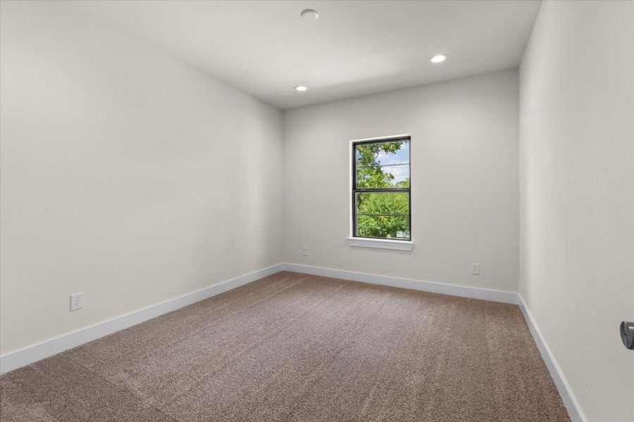 Spacious, unfurnished interior of a new home in , Houston (Image 37).