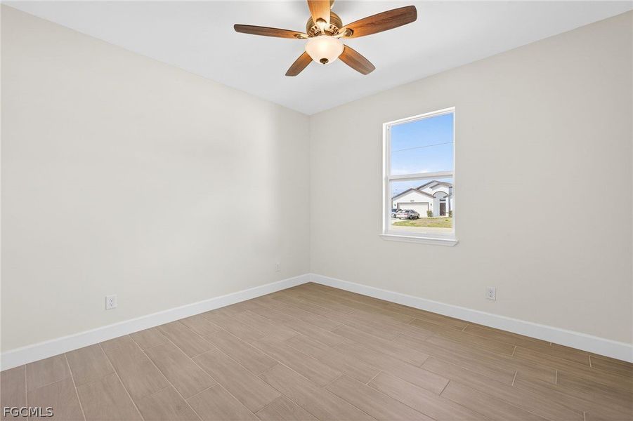 Spacious, unfurnished interior of a new home in Cape Coral, Cape Coral (Image 33).