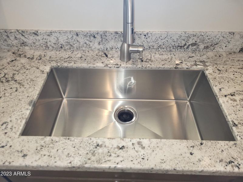 Kitchen stainless sink