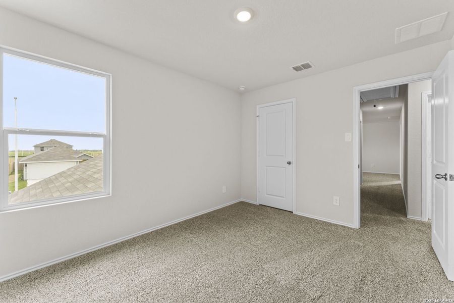 Spacious, unfurnished interior of a new home in Swenson Heights, Seguin (Image 14).