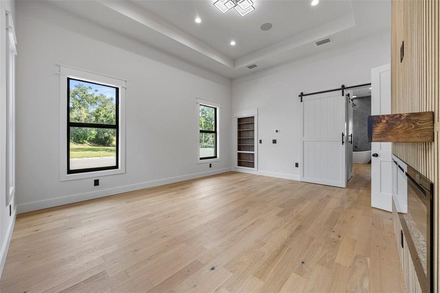 Spacious, unfurnished interior of a new home in , Tampa (Image 69).