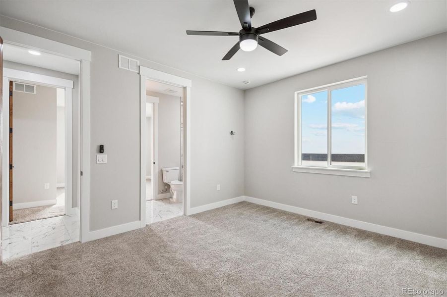 Spacious, unfurnished interior of a new home in , Brighton (Image 19).