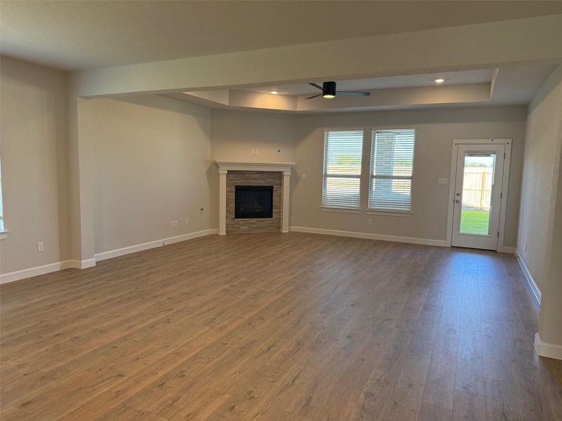 Spacious, unfurnished interior of a new home in Wellborn Settlement, College Station (Image 16).