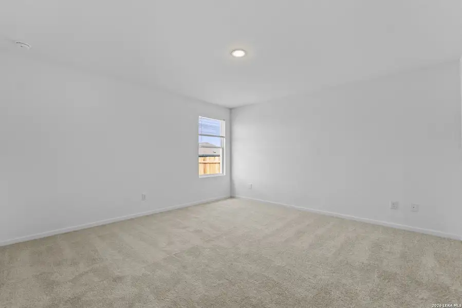 Spacious, unfurnished interior of a new home in Hidden Oasis, San Antonio (Image 14).