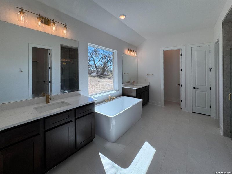 Furnished interior view inside a new home in Waldsanger, New Braunfels (Image 7). Furnished interior view inside a new home in Waldsanger, New Braunfels (Image 7).