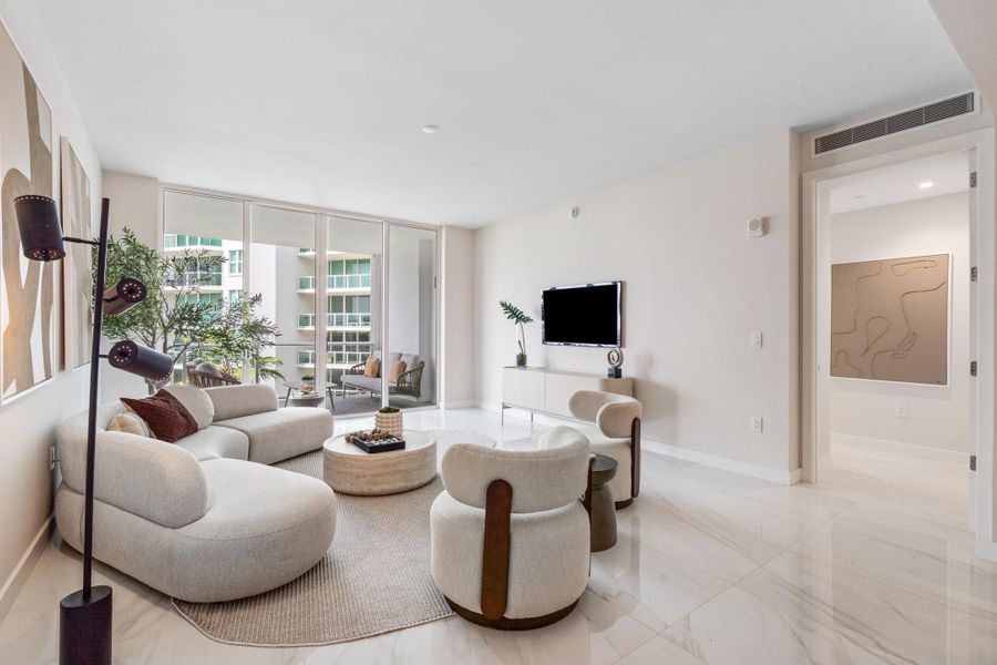 01-220 SE Mizner Blvd #611 Boca Raton, F