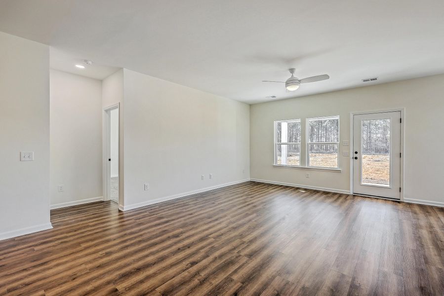 Spacious, unfurnished interior of a new home in , Holly Hill (Image 27).