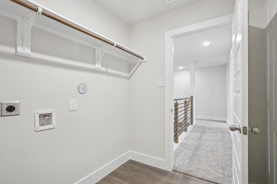Spacious, unfurnished interior of a new home in Cay Landing, Houston (Image 15).